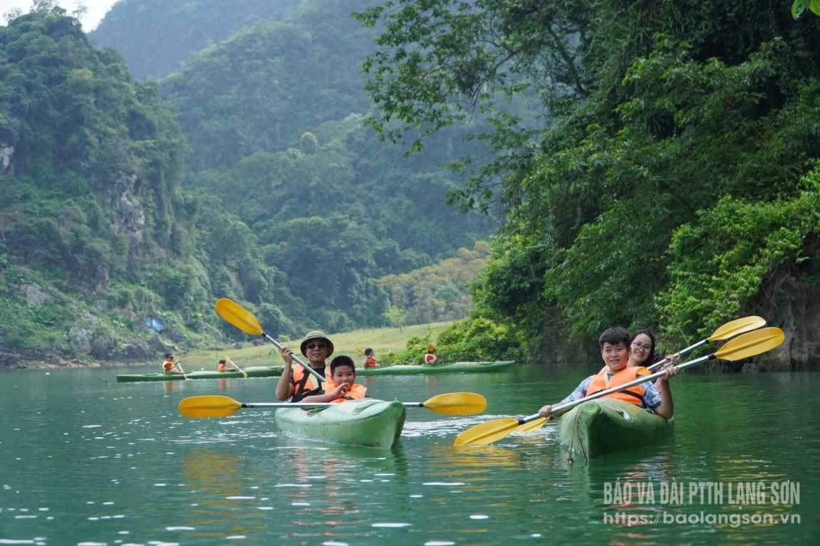 “Viên ngọc xanh” vùng Công viên địa chất Lạng Sơn