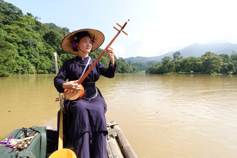 Tuyên Quang: Về Tân Trào, trải nghiệm hát then, đàn tính của đồng bào Tày giữa hồ Nà Nưa