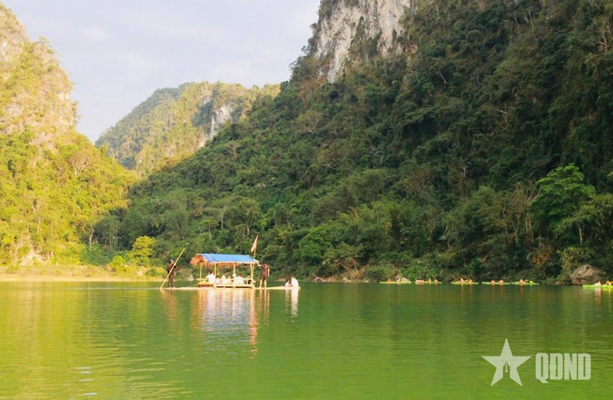 Chuyện kể bên hồ Nong Dùng