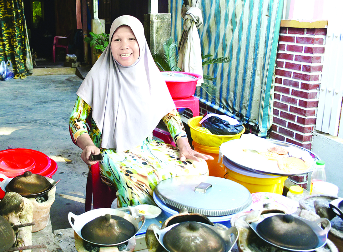 Thơm ngon chiếc bánh làng Chăm - An Giang