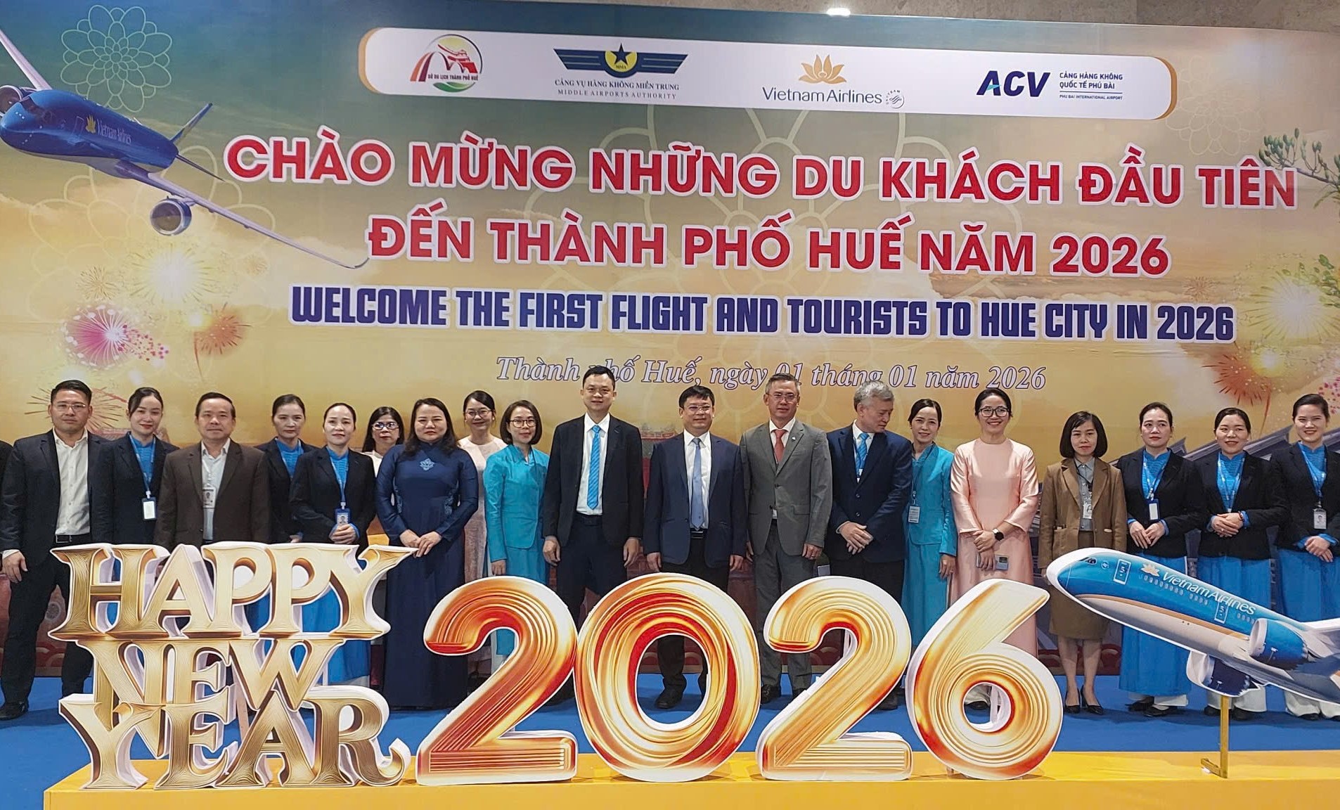 Huế rộn ràng chào đón những vị khách đầu tiên