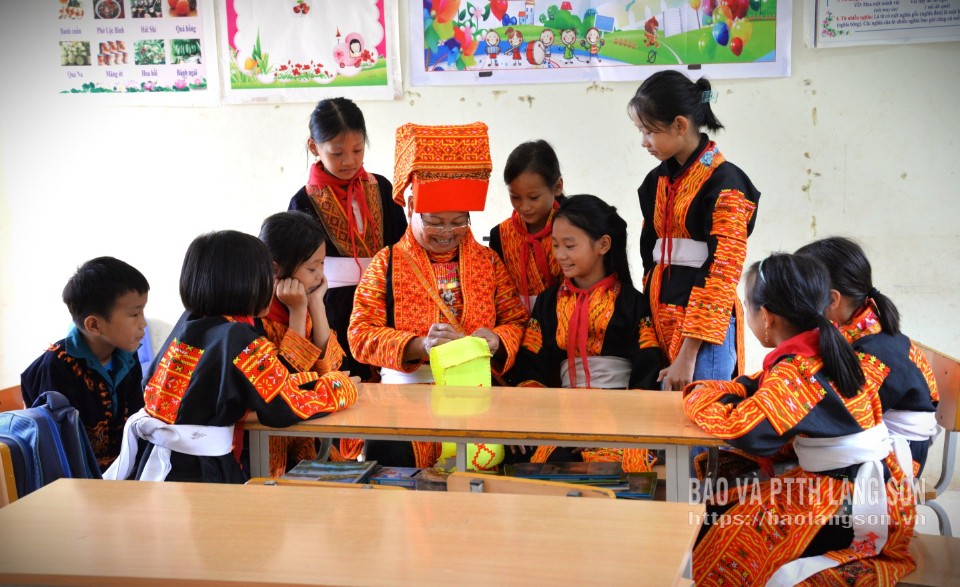 Lạng Sơn: Người cao tuổi giữ hồn bản sắc