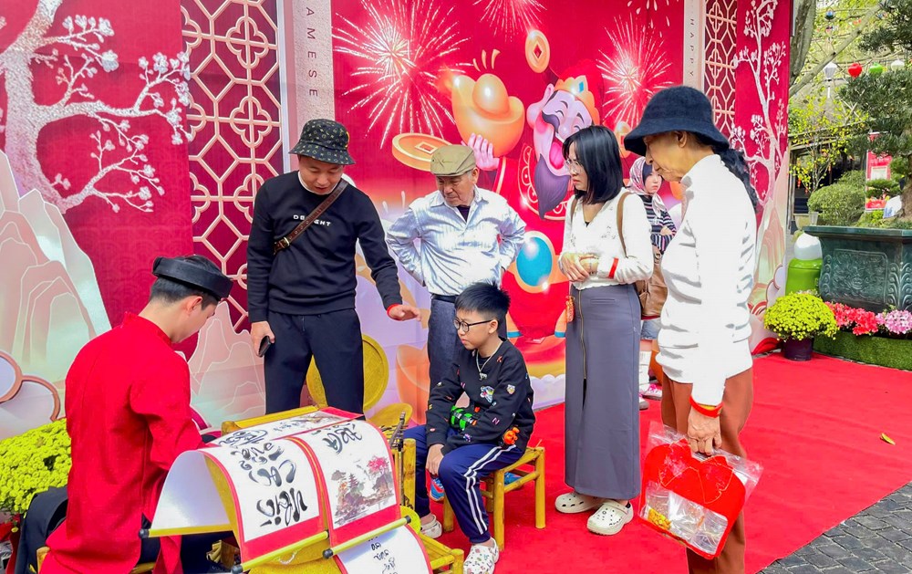 Đà Nẵng hút khách dịp Tết Nguyên đán nhờ không gian lễ hội và trải nghiệm văn hóa