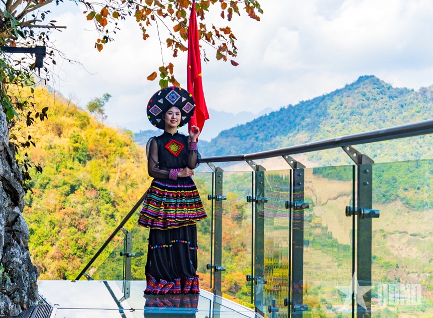 Sơn La: Đông đảo du khách đến Mộc Châu dịp cận Tết