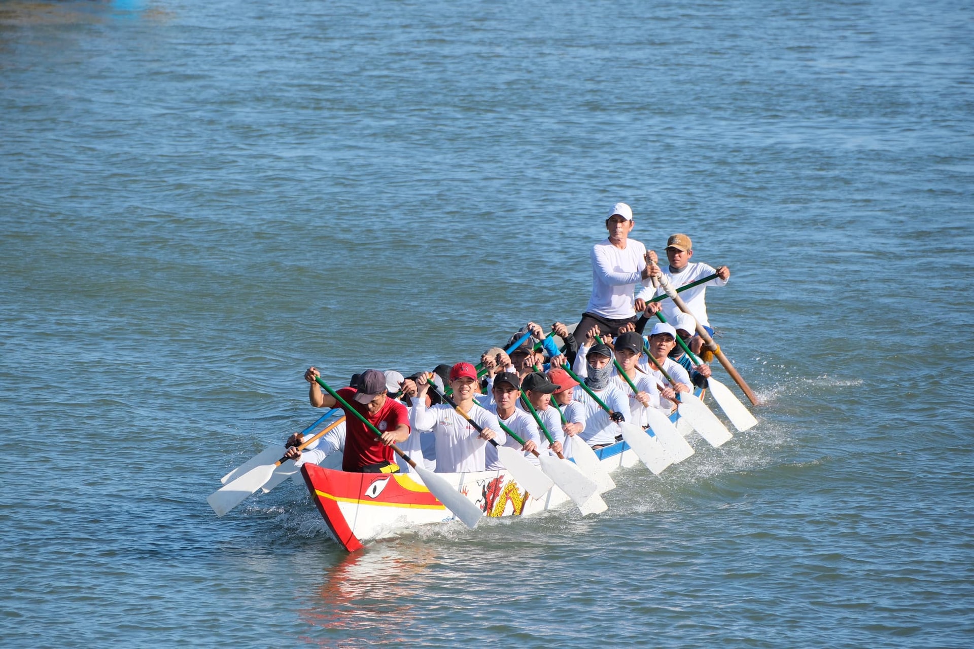 Rộn ràng chuẩn bị Lễ hội Ðua thuyền trên sông Cà Ty (Lâm Đồng)