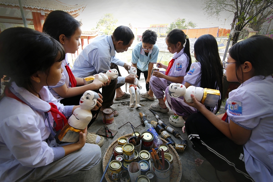 Về Nguyên Xá nghe rối kể chuyện