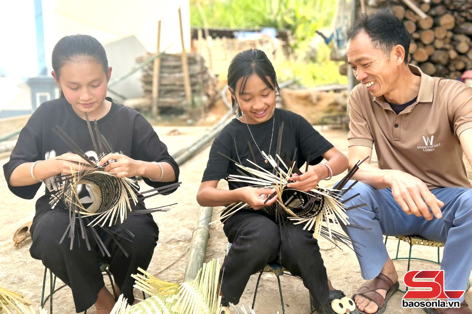 Sơn La: Mường É bảo tồn, phát huy giá trị nghề đan mây, tre truyền thống
