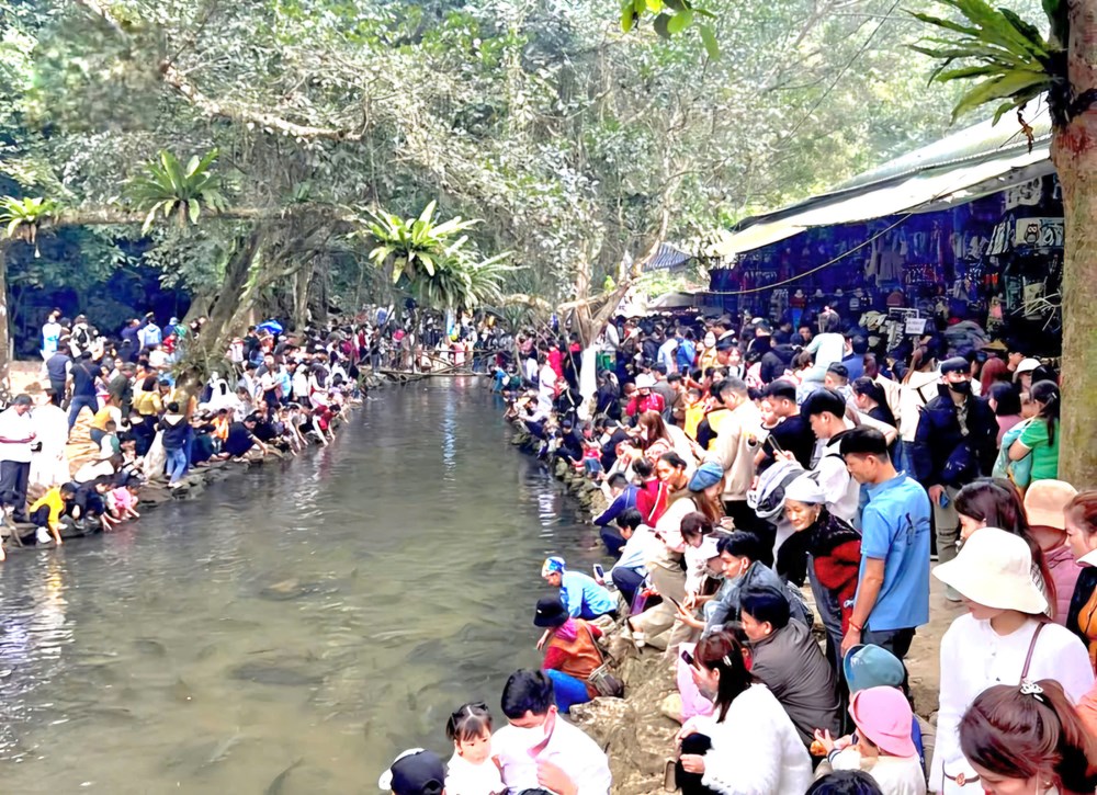 Giêng về, xứ Thanh rộn ràng lễ hội cổ truyền