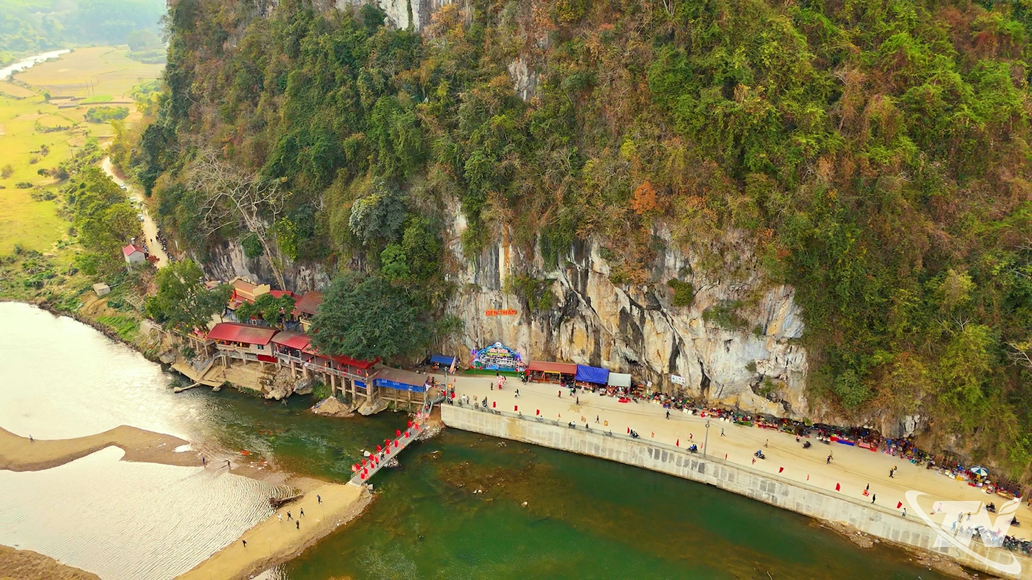 Điểm hẹn du lịch đền Thắm - Thái Nguyên