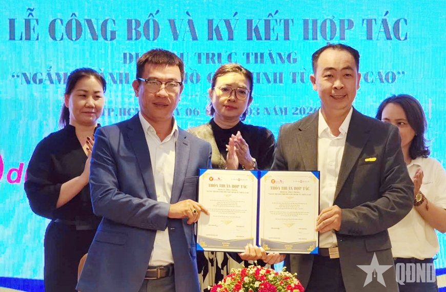 Du lịch ngắm TP Hồ Chí Minh từ trên cao bằng trực thăng