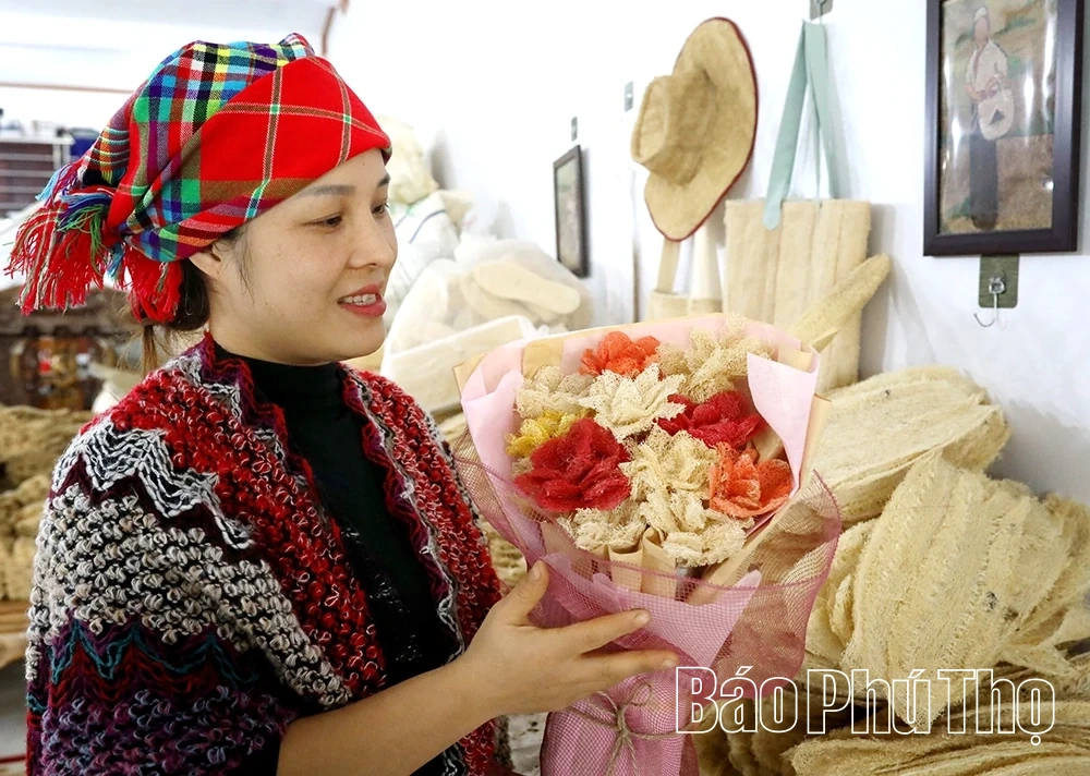 Cô gái Mường “thổi hồn” vào xơ mướp vùng cao - Phú Thọ