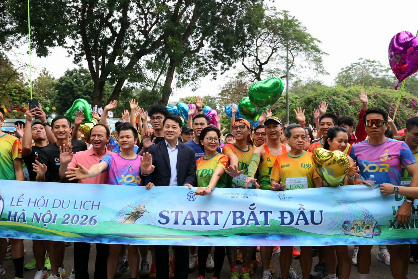 Chạy bộ đồng hành lan tỏa thông điệp du lịch xanh Thủ đô