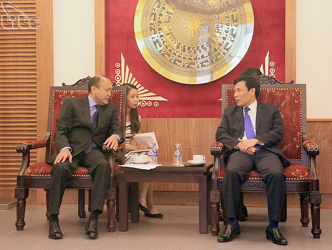 Bộ trưởng Nguyễn Ngọc Thiện tiếp Đại sứ Kazakhstan tại Việt Nam