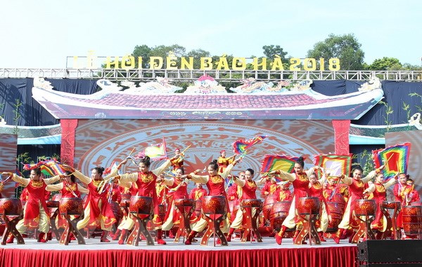 Gần 10.000 lượt du khách dự khai hội đền Bảo Hà năm 2018