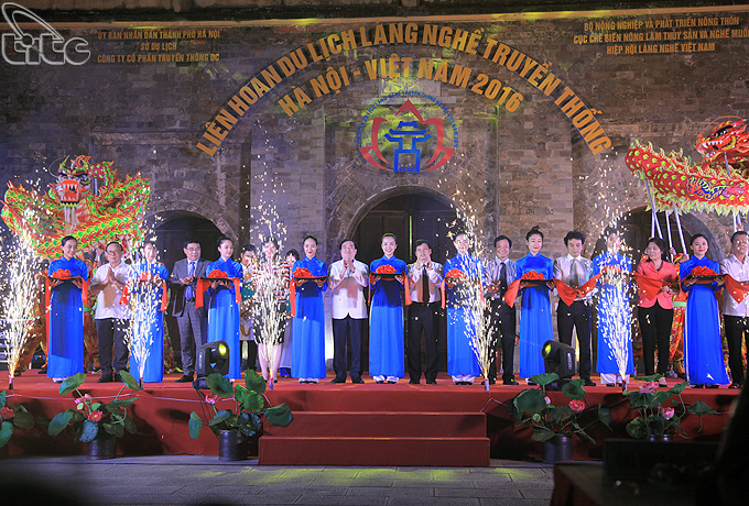 Khai mạc Liên hoan du lịch Làng nghề truyền thống Hà Nội - Việt Nam 2016