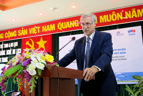 Ứng dụng lý thuyết và thực hành du lịch có trách nhiệm trong giáo dục và đào tạo du lịch tại Việt Nam