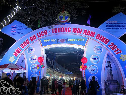 Khai mạc Hội chợ thương mại Du lịch Nam Định năm 2017