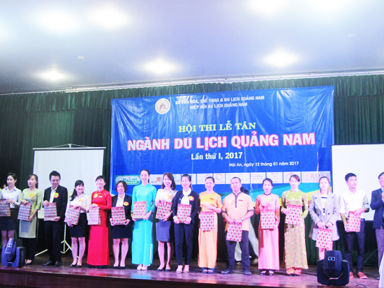 Hội thi Lễ tân ngành du lịch - dịch vụ lần thứ nhất ở tỉnh Quảng Nam