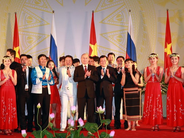 Khai mạc “Những ngày văn hóa Nga tại Việt Nam 2013”