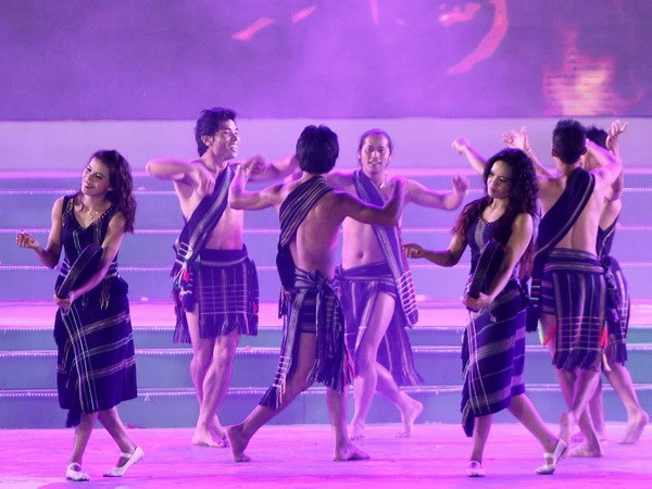 Tưng bừng khai mạc Lễ hội Văn hóa miền Đông 2014