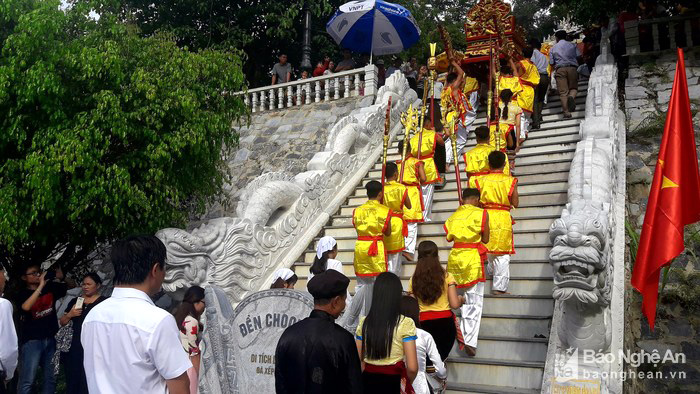 Nghệ An: Quỳ Hợp khai hội Đền Choọng năm 2017