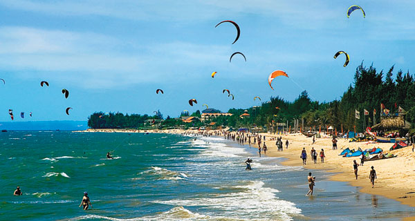 Xây dựng Bình Thuận thành trung tâm du lịch-thể thao biển quốc gia
