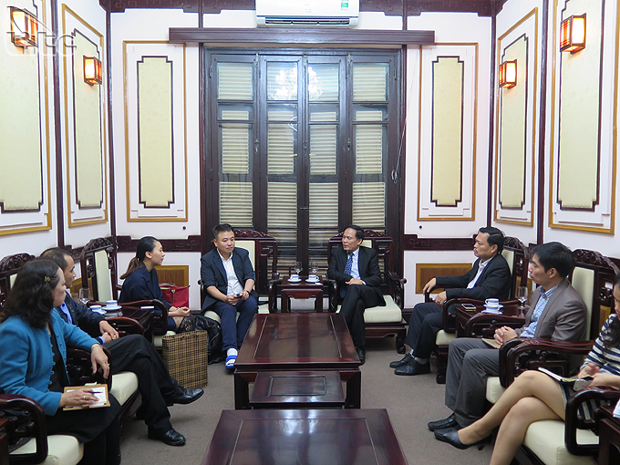 Phó Tổng cục trưởng Ngô Hoài Chung tiếp Trưởng đại diện Hanatour tại TP. Hồ Chí Minh