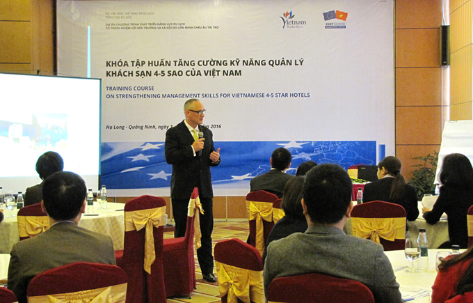 Tập huấn Tăng cường kỹ năng quản lý khách sạn 4-5 sao của Việt Nam