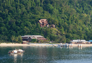 Đảo rồng Tioman (Malaysia) hoang sơ giữa trời xanh và rừng- biển