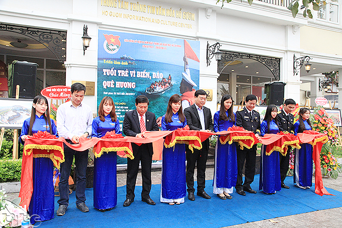 120 hình ảnh được trưng bày tại Triển lãm “Tuổi trẻ vì biển đảo quê hương”