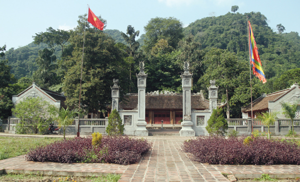 Thăm đền Trung Đô (Lào Cai) 