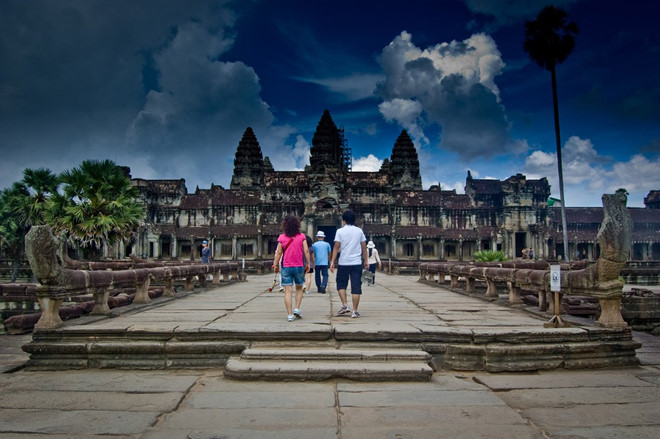 Campuchia cấm du khách ăn mặc hở hang vào Angkor Wat