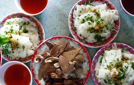 Bánh hỏi lòng heo Phú Long: Món ngon Bình Thuận