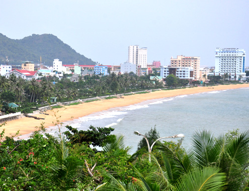 Bình Định tạo “bãi biển sạch” để hút khách du lịch