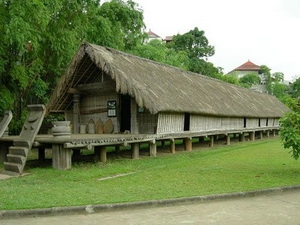 Buôn cổ M’liêng - điểm du lịch nổi tiếng ở Đắk Lắk