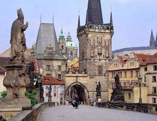 Du ngoạn cây cầu độc đáo nhất Prague (CH Czech)