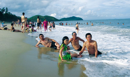 Du lịch nghỉ dưỡng trên Vịnh Hạ Long: Tiềm năng đang được đánh thức