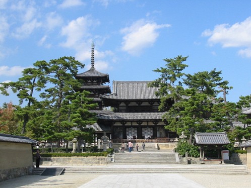 Thăm ngôi chùa gỗ cổ nhất Nhật Bản
