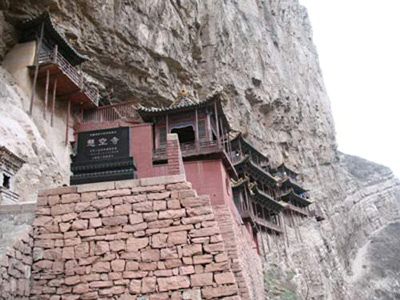 Chùa Huyền Không (Trung Quốc): Ngôi chùa cầu vồng thách thức với trời xanh