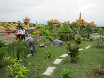 Chùa Vạn Phước (Bến Tre) - Điểm du lịch tiềm năng 	