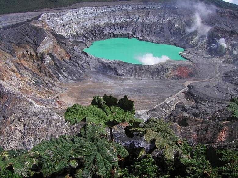 Kỳ vĩ công viên núi lửa Poas ở Costa Rica