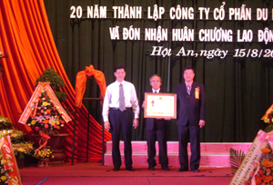 Quảng Nam: Công ty Cổ phần Du lịch - Dịch vụ Hội An kỷ niệm 20 năm ngày thành lập và đón nhận Huân chương lao động Hạng nhất