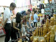 Hà Nội và Đà Nẵng: Giới thiệu các cửa hàng giảm giá cho du khách  