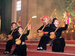 Gìn gìn và phát huy kho tàng dân ca, dân vũ Việt Bắc