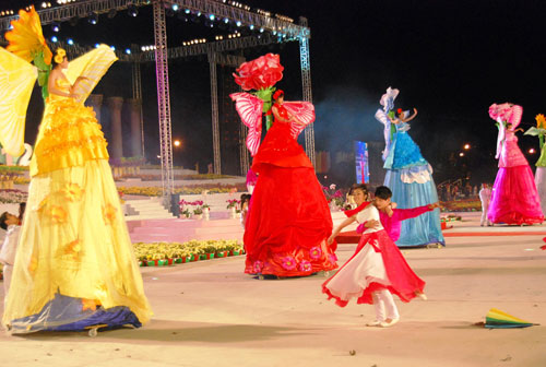Lâm Đồng: Tổ chức nhiều chương trình đặc sắc tại “Tuần Văn hóa du lịch 2013”
