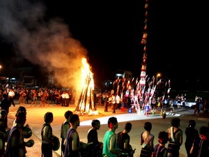 Đêm hội cồng chiêng của dân tộc thiểu số Kon Tum