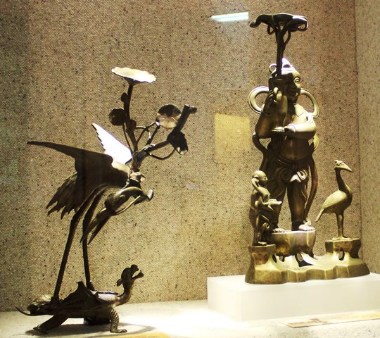 Bảo tàng Lịch sử quốc gia trưng bày chuyên đề “Đèn cổ Việt Nam”