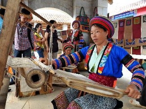 Triển lãm làng nghề truyền thống các dân tộc Việt Nam