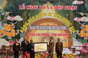Cao Phong (Hòa Bình) đón Bằng di tích quốc gia quần thể hang động núi Đầu Rồng 