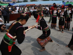 Hàng nghìn du khách đến Điện Biên dịp đầu Xuân